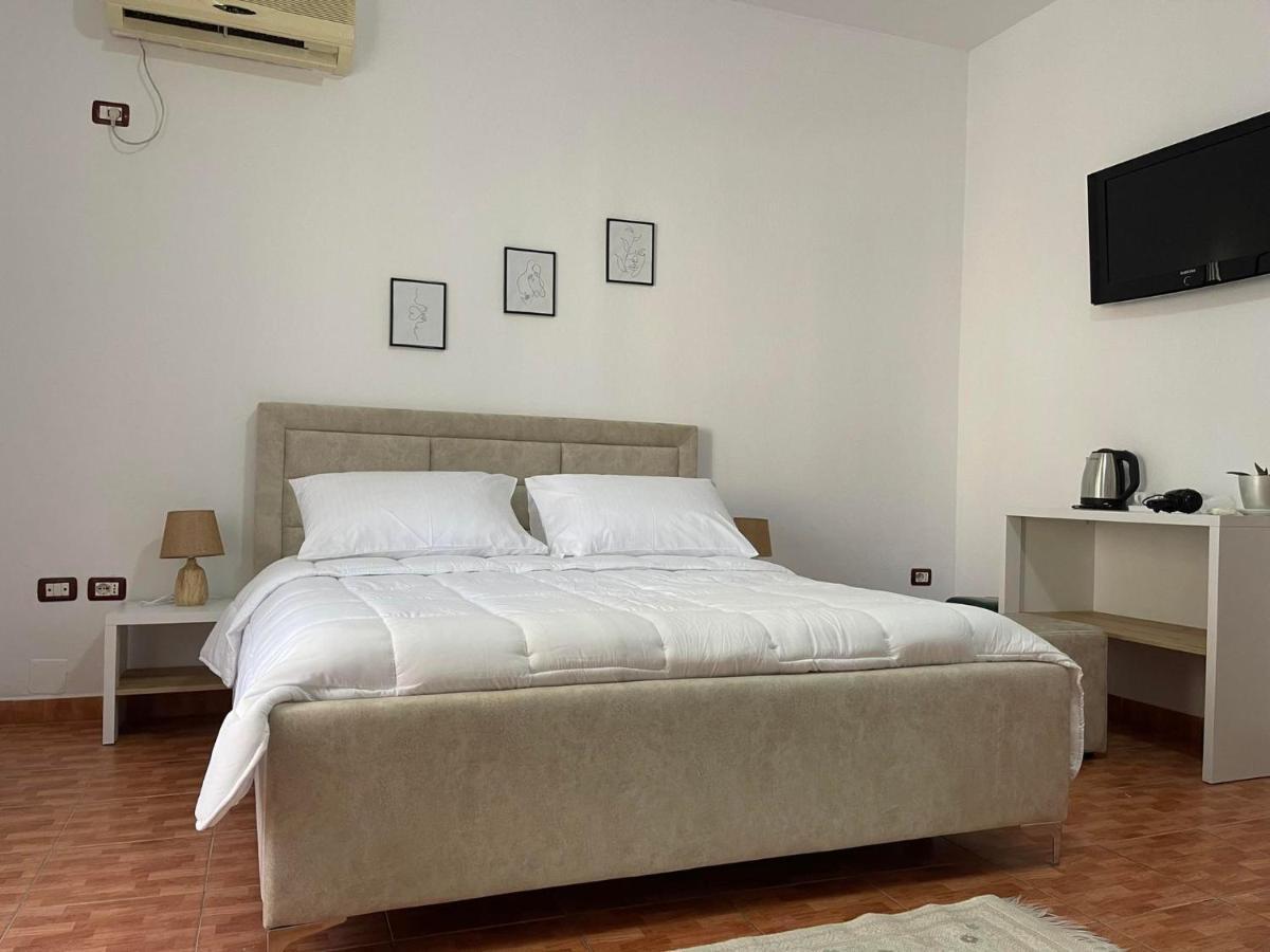 Villa Oasis Berat Bagian luar foto